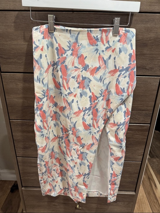 Abercrombie & Fitch Dresses & Skirts - Abercrombie & Fitch Brushstroke Midi Skirt in Coral & Blue